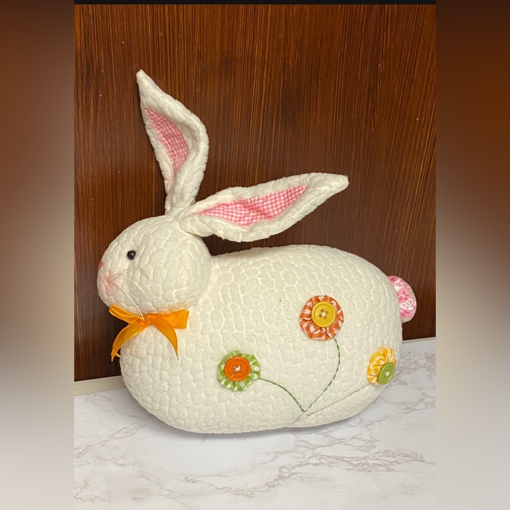 Home interiors Retired Easter Bunny